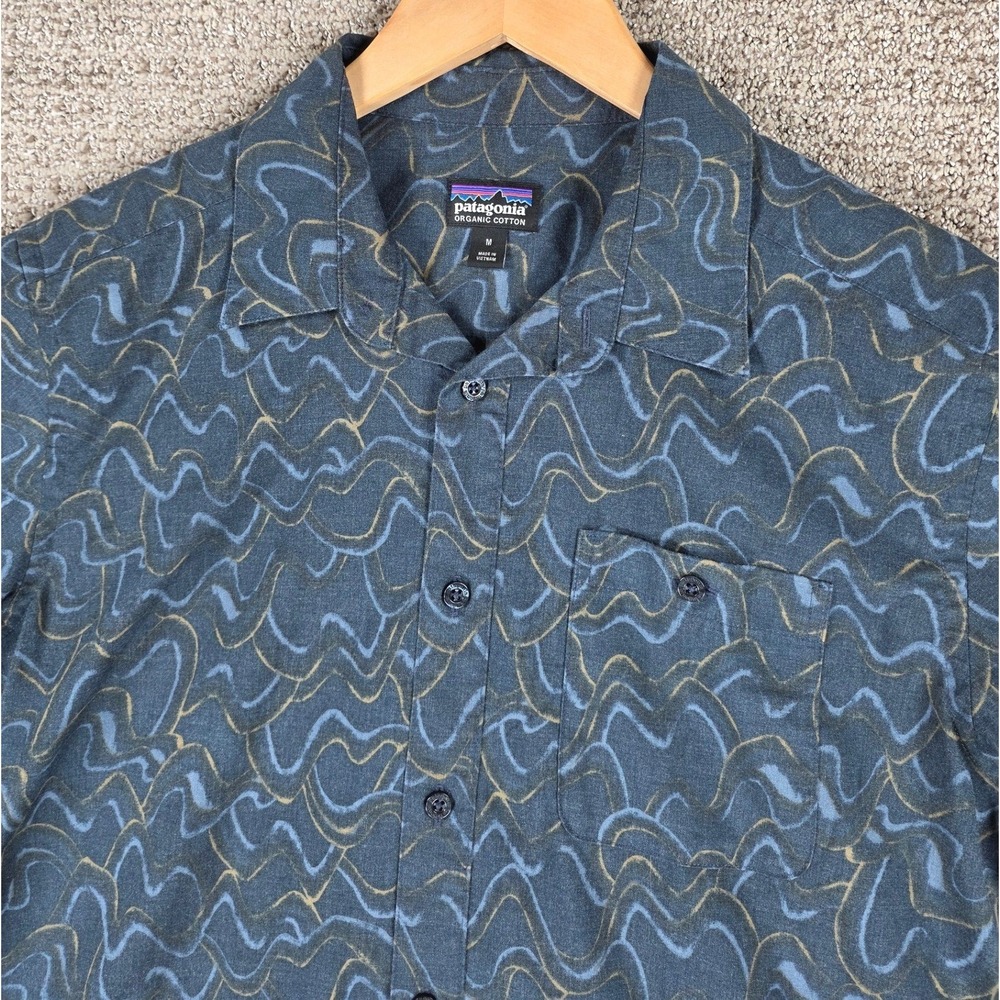 Patagonia Go-To Lightweight Mens Short Sleeve Button Shirt Wave Blue Sz Medium